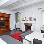 Gorgeous Trastevere Loft On The River
