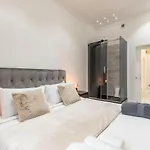 Trevi Luxury Apartment Jacuzzi
