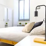 Hostly - Nicole Apartment Volturno - Full Rome Center