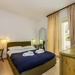 Vatican Terrace Apartment