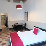 5 scole apartments