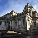 Sacra Domus Apartment