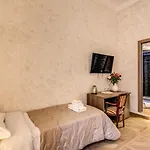 Amici Guesthouse