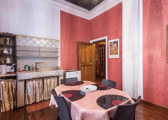 Spanish Steps Apartment Deluxe