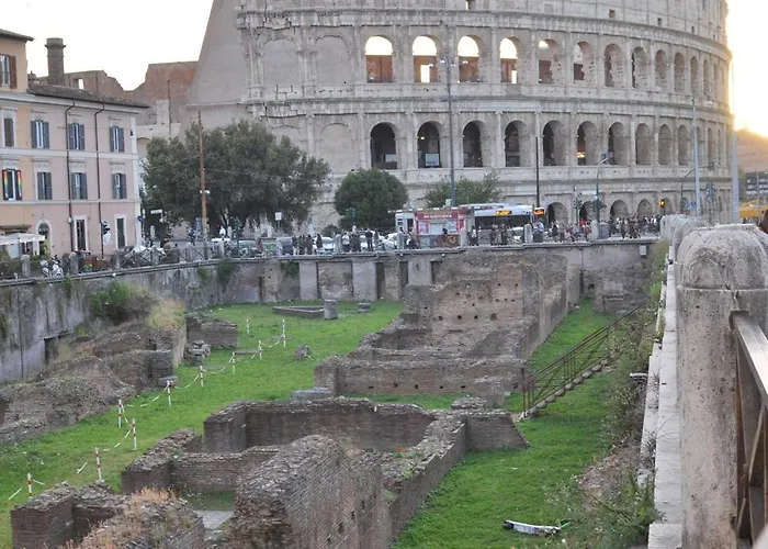 A Due Passi Dal Colosseo