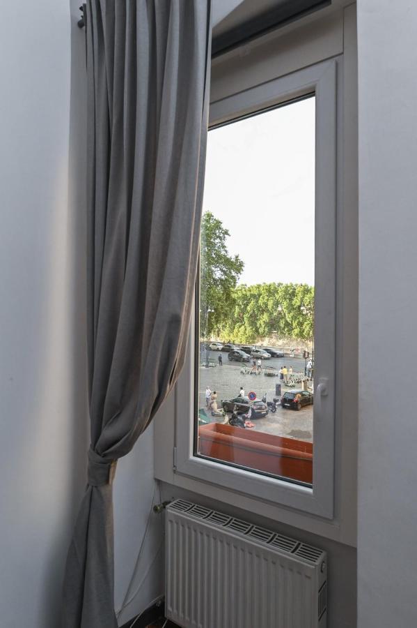 Gorgeous Trastevere Loft On The River * Rome