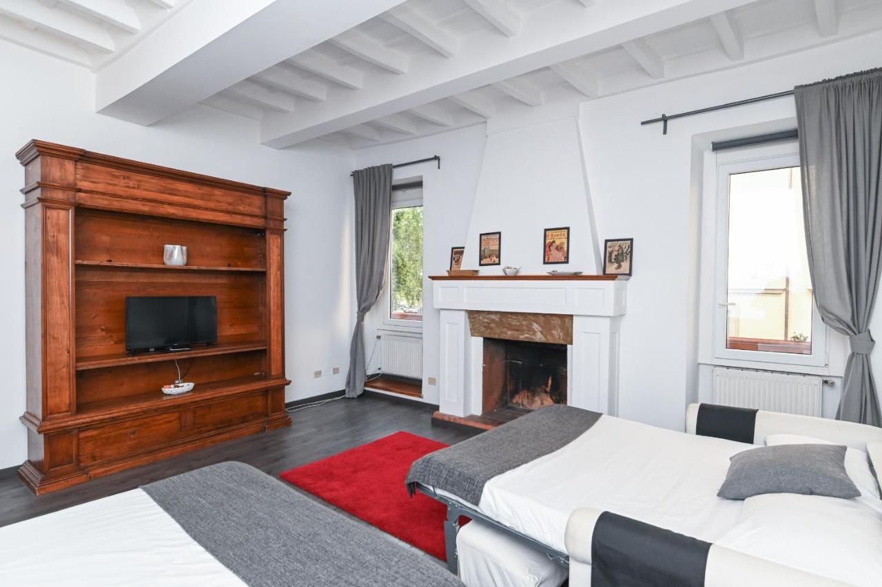 Apartment Gorgeous Trastevere Loft On The River *