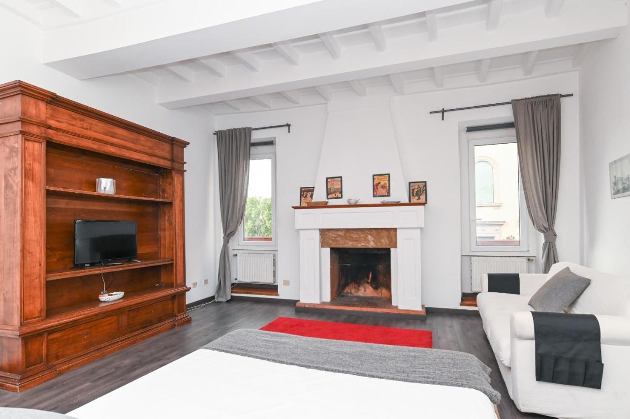 Gorgeous Trastevere Loft On The River * Rome