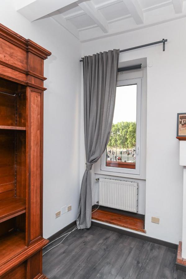 Gorgeous Trastevere Loft On The River *