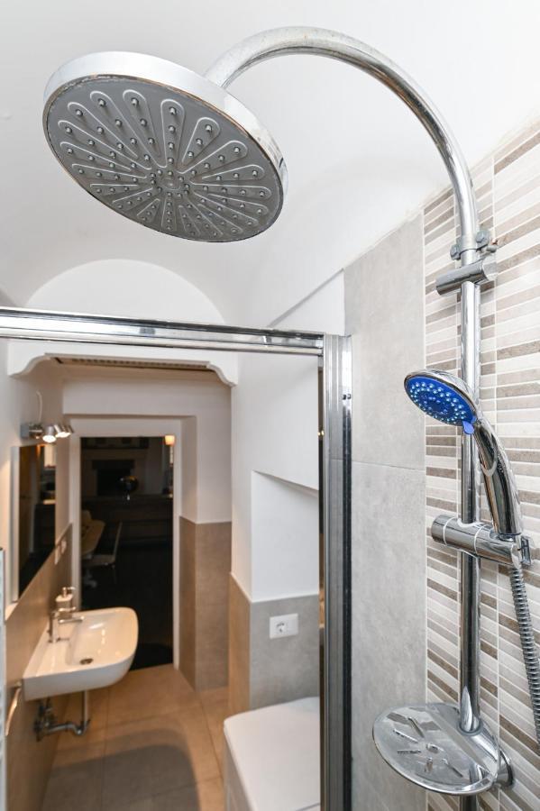 Apartment Gorgeous Trastevere Loft On The River Rome