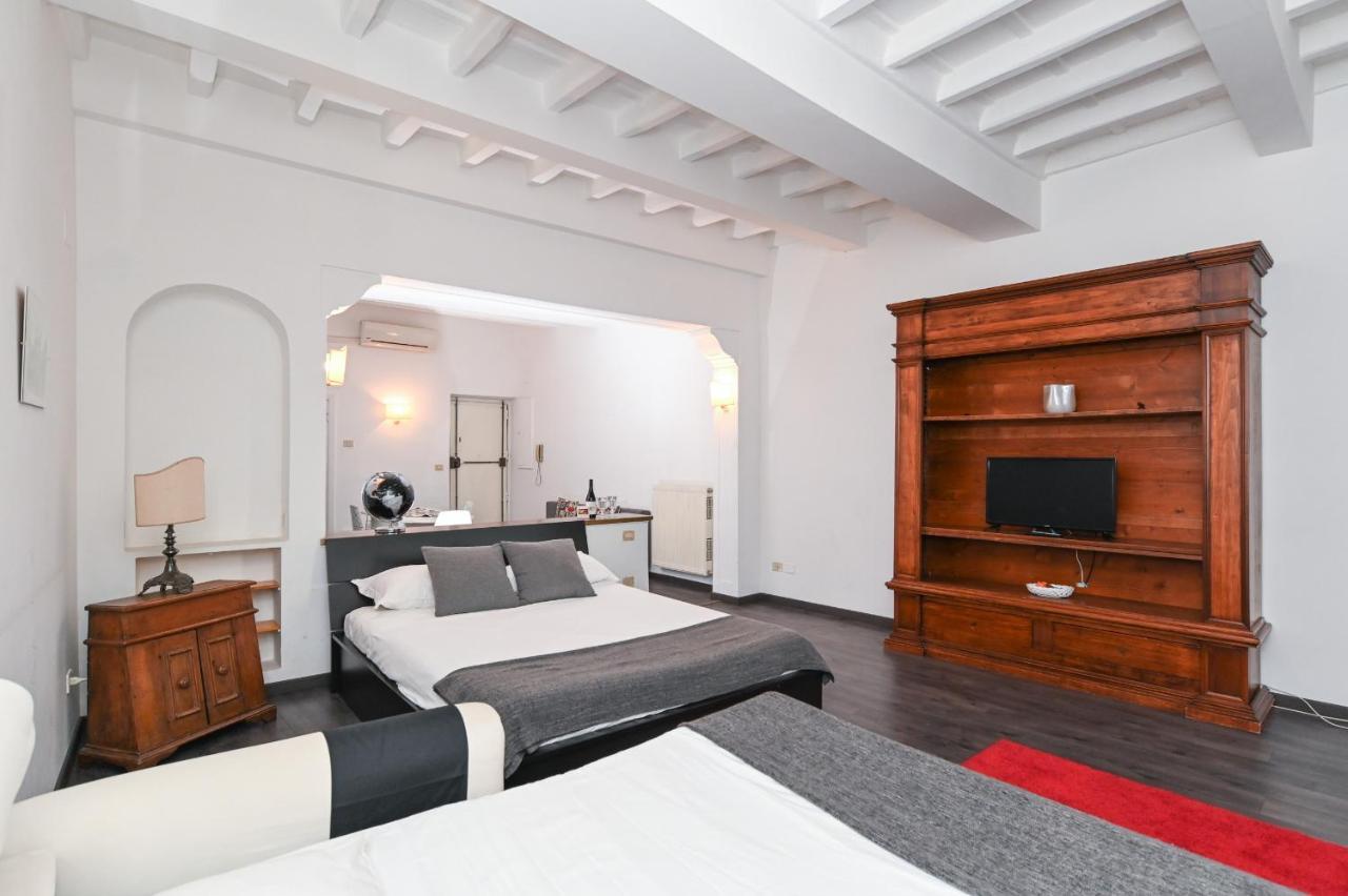 Apartment Gorgeous Trastevere Loft On The River