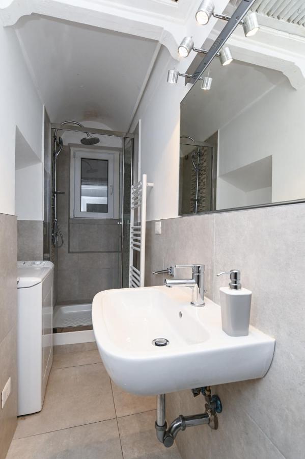 Apartment Gorgeous Trastevere Loft On The River *