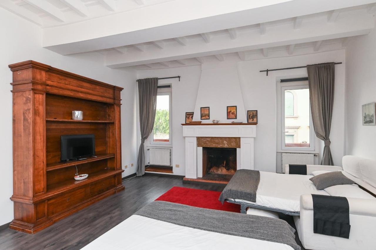 Gorgeous Trastevere Loft On The River Apartment