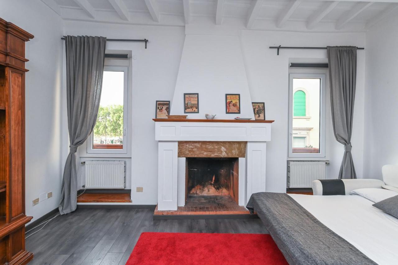 Apartment Gorgeous Trastevere Loft On The River Rome