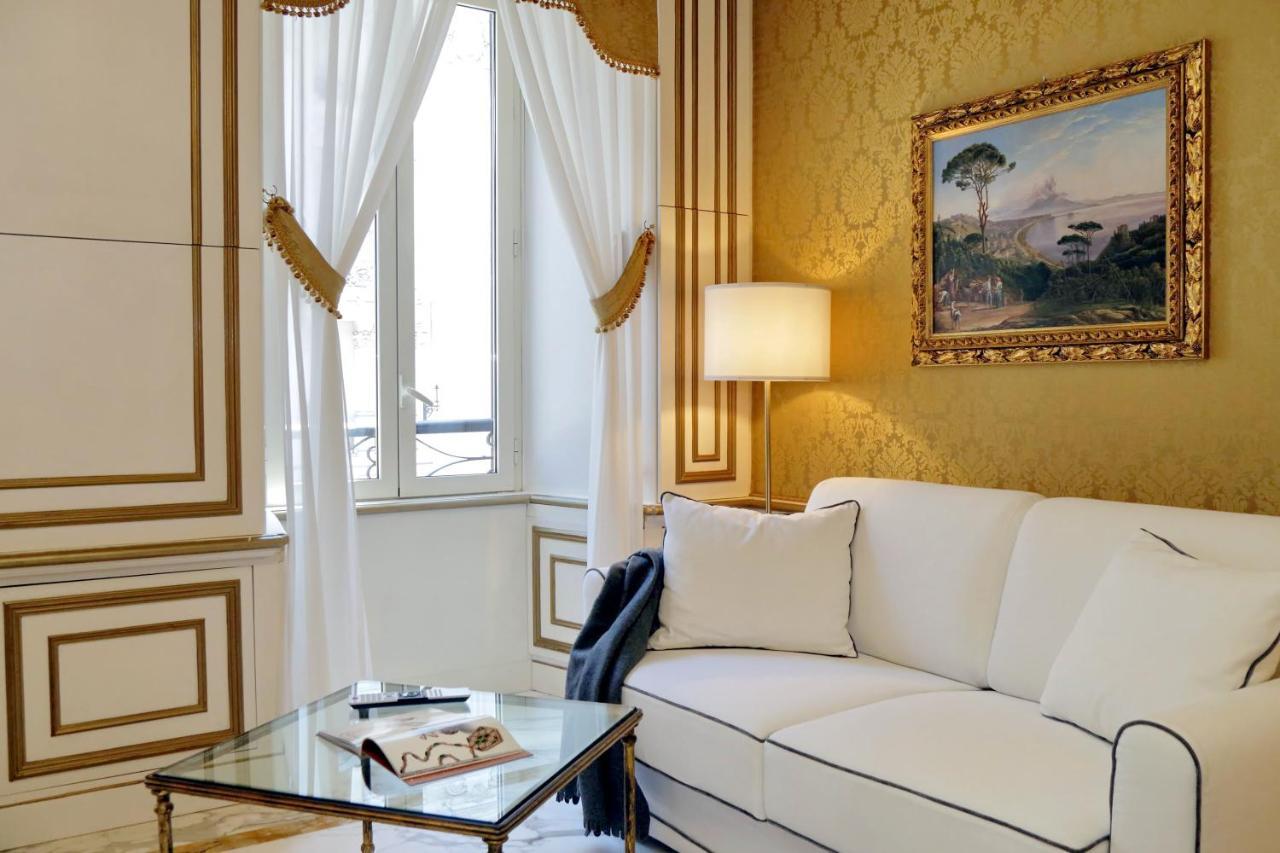 Elegant Nearby Trevi Fountain Apartment Rome