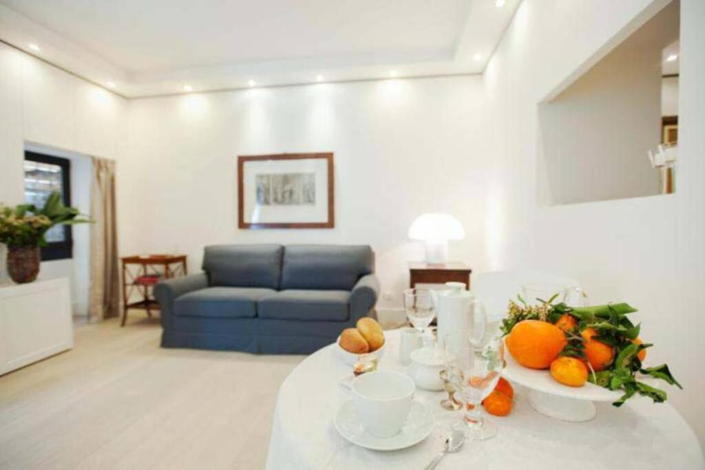 Cartari9 Apartment *