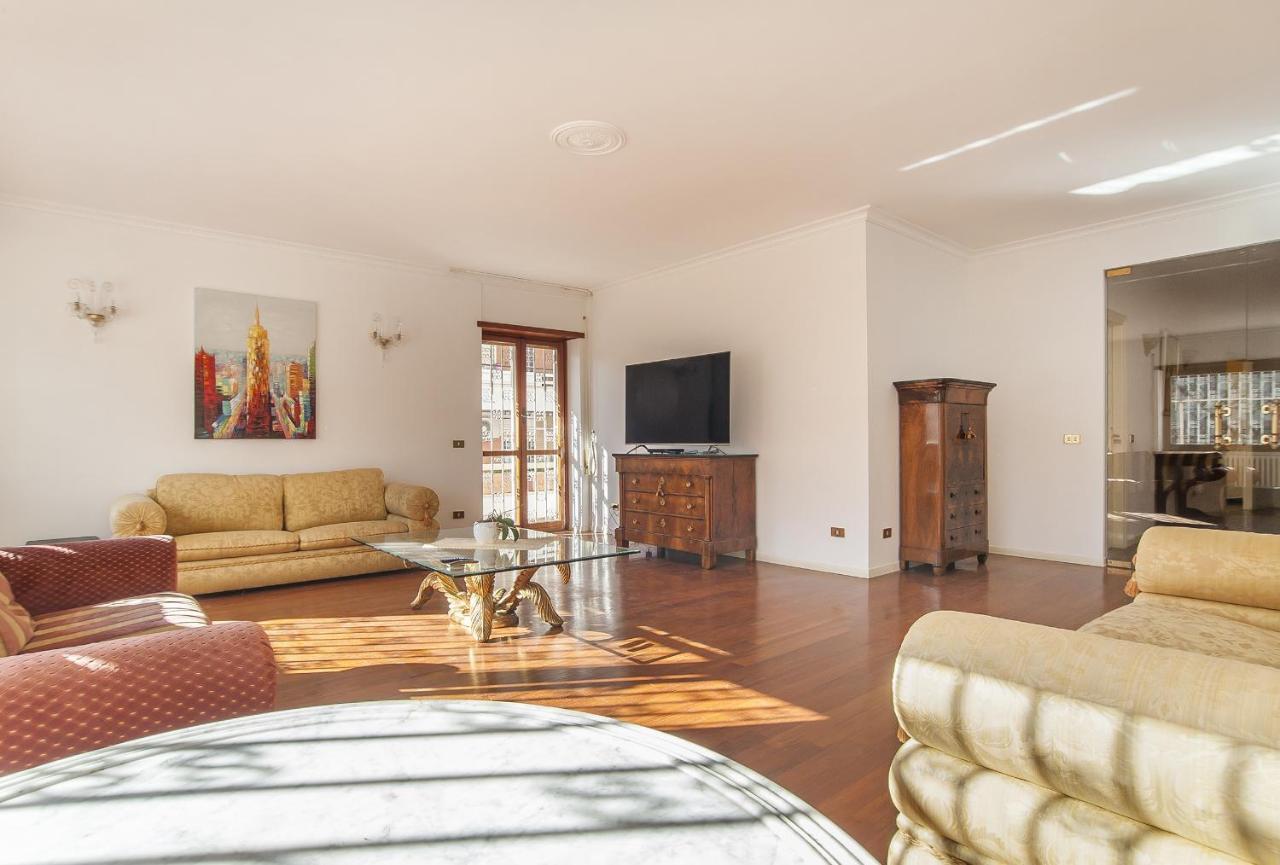 Eur Luminous And Large Family Terrace