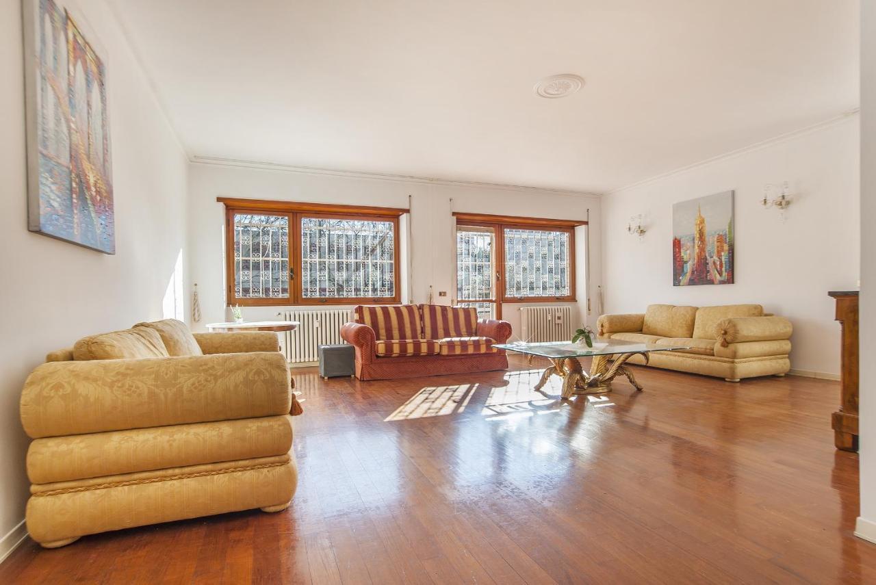 Eur Luminous And Large Family Terrace * Roma