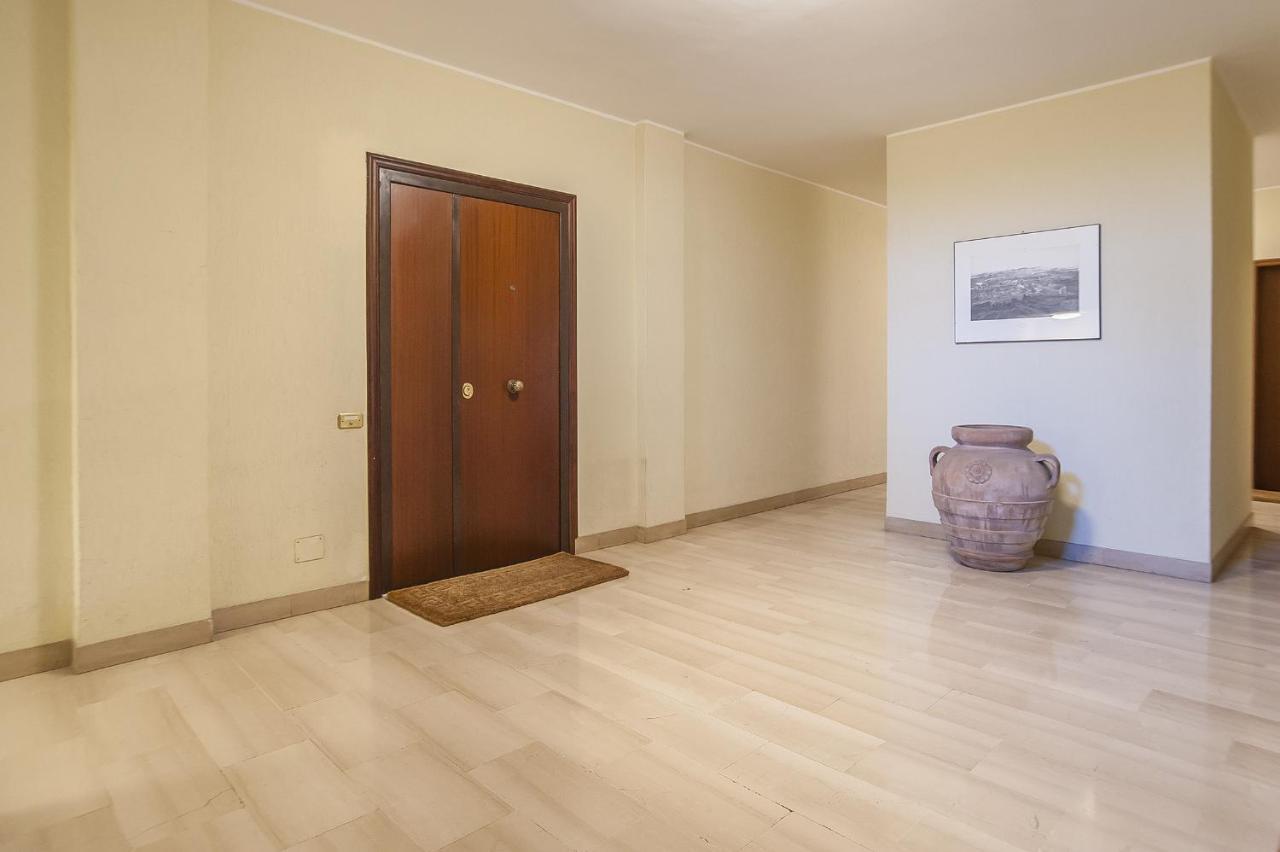 Appartamento Eur Luminous And Large Family Terrace Roma