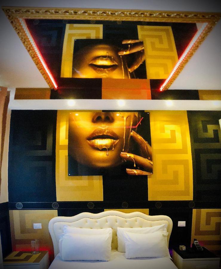 Bed & Breakfast Bed Cinecitta’ *
