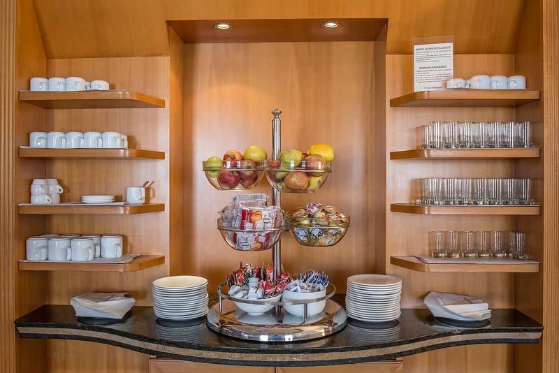 Hotel Tritone