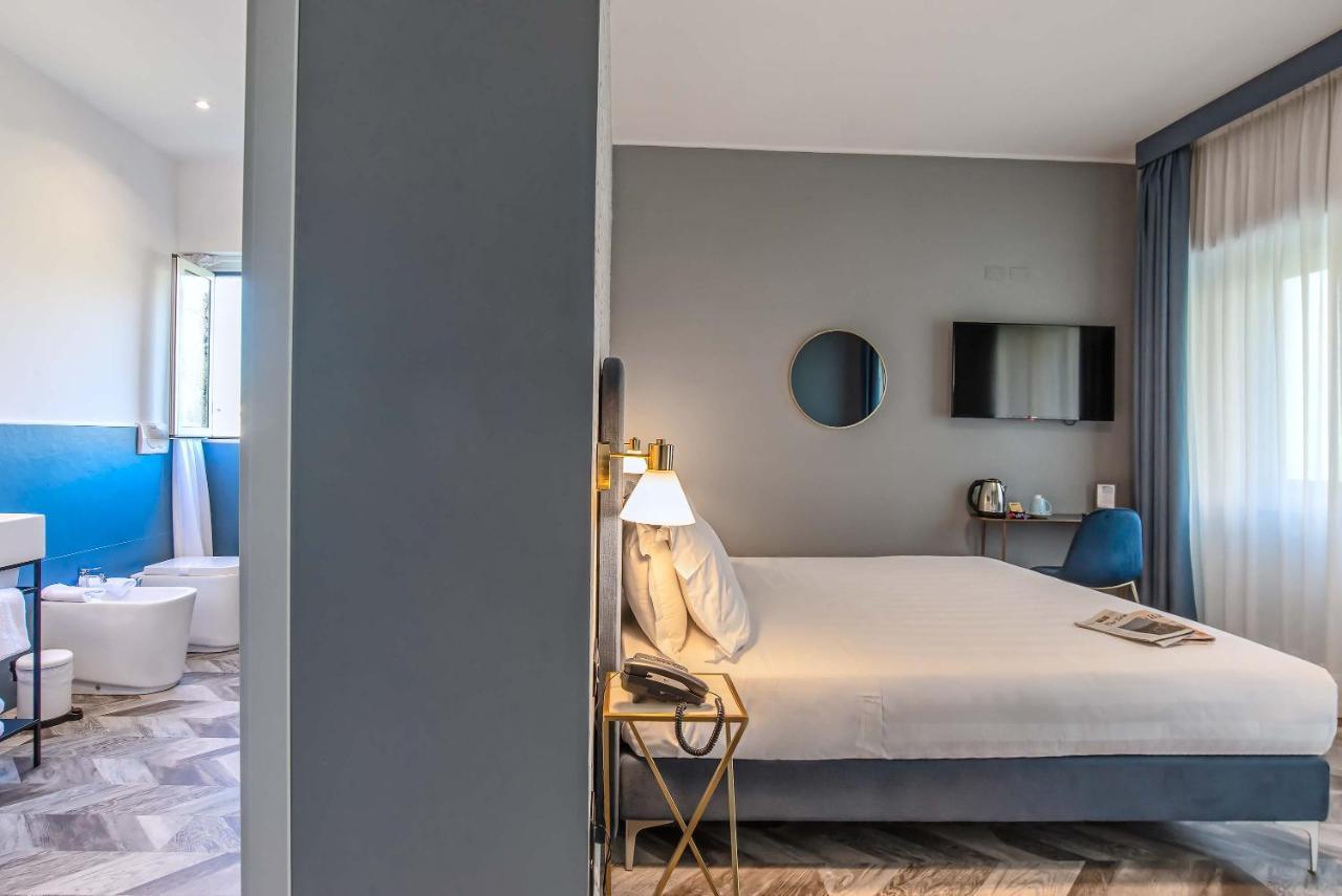 Hotel Bloom 3*