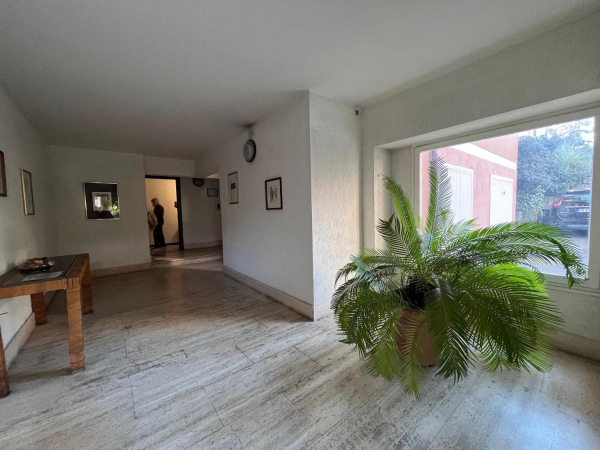 Appartamento Monolocale A Mostacciano Roma
