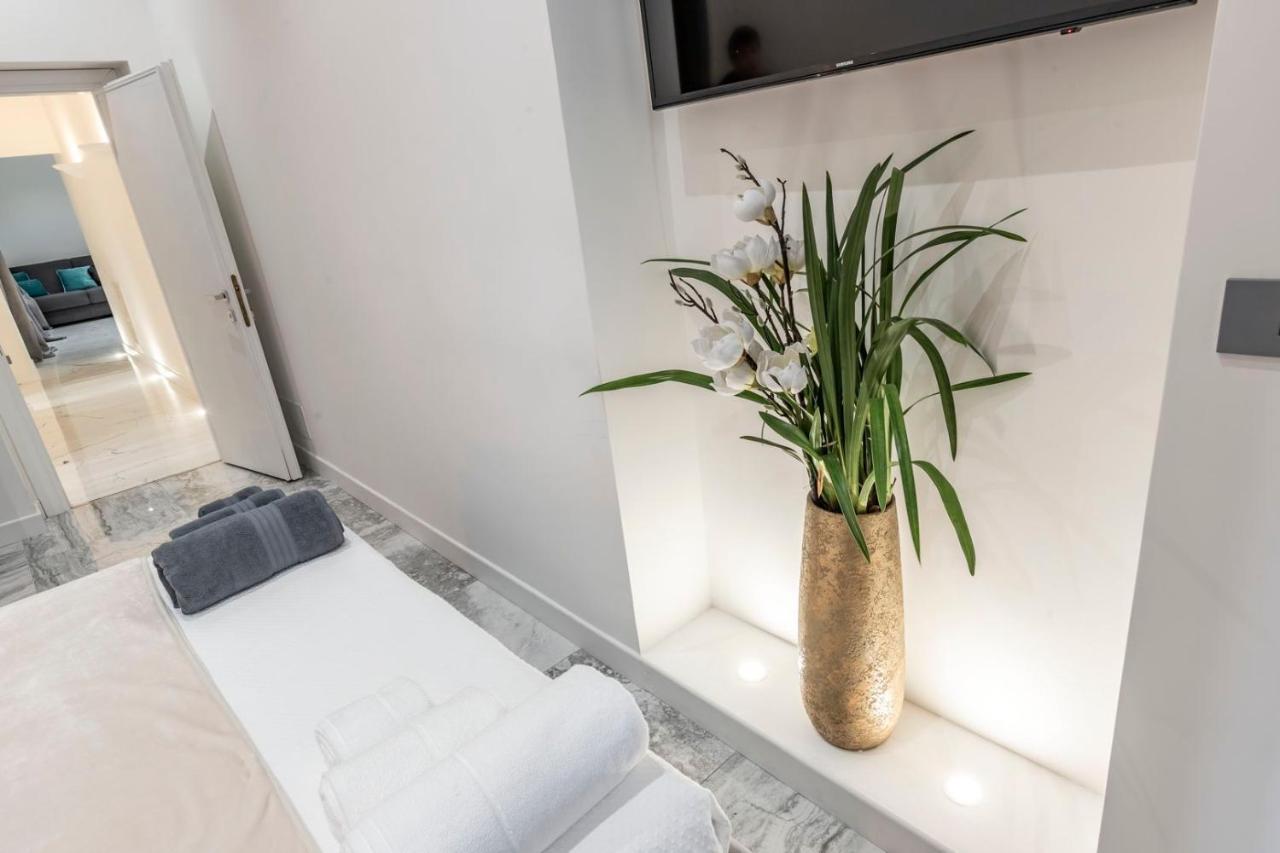 Trevi Luxury Jacuzzi *