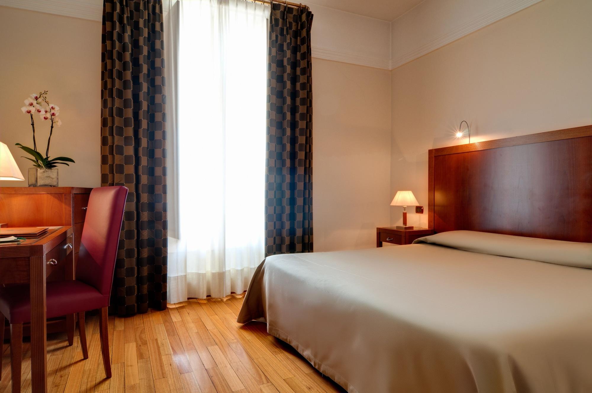 Genova 4*