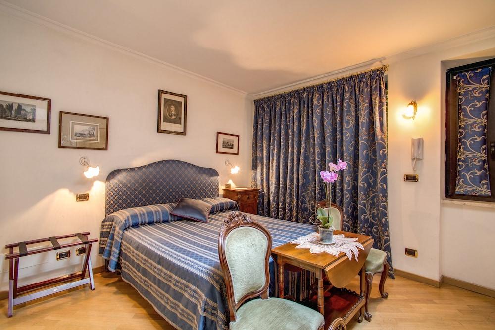 Navona Gallery Bed & Breakfast 3*