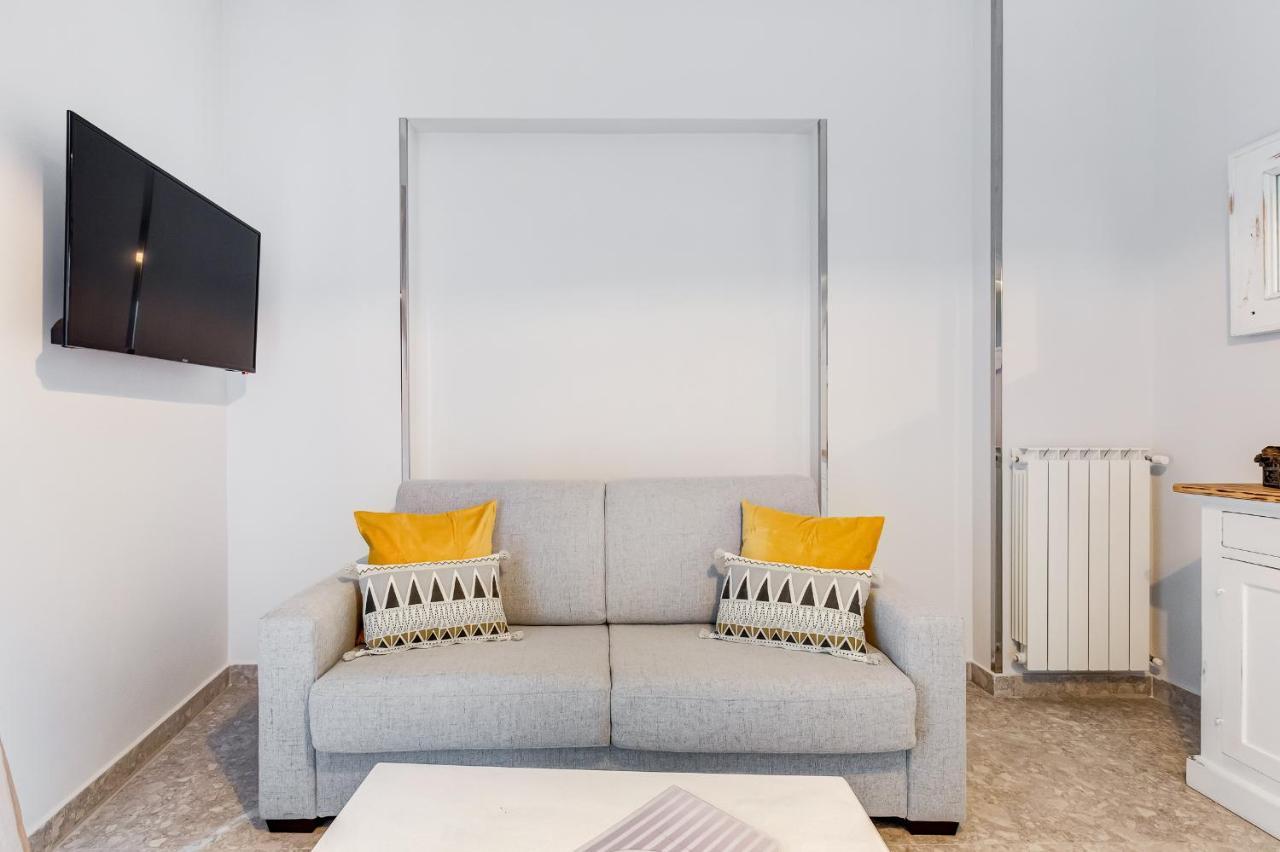 Apartment Trevi Fountain - Shabby - Romedreamhome *