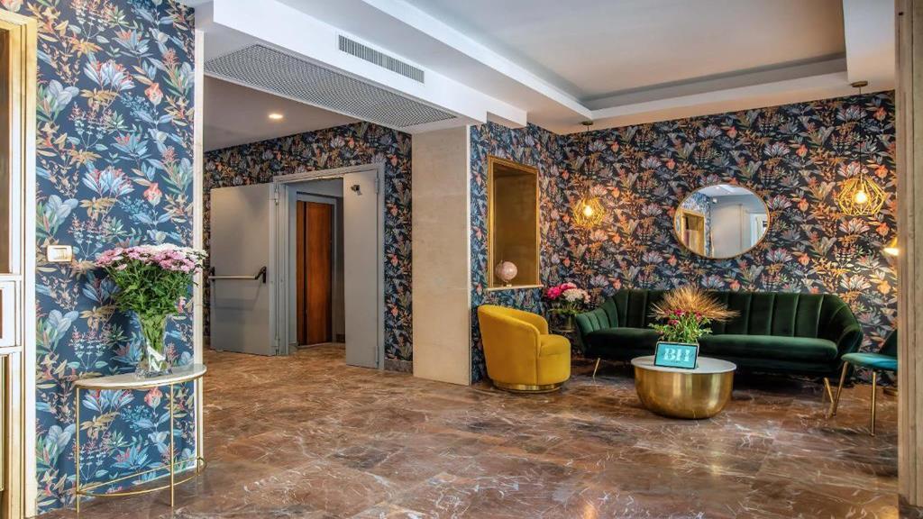 Hotel Bloom 3*