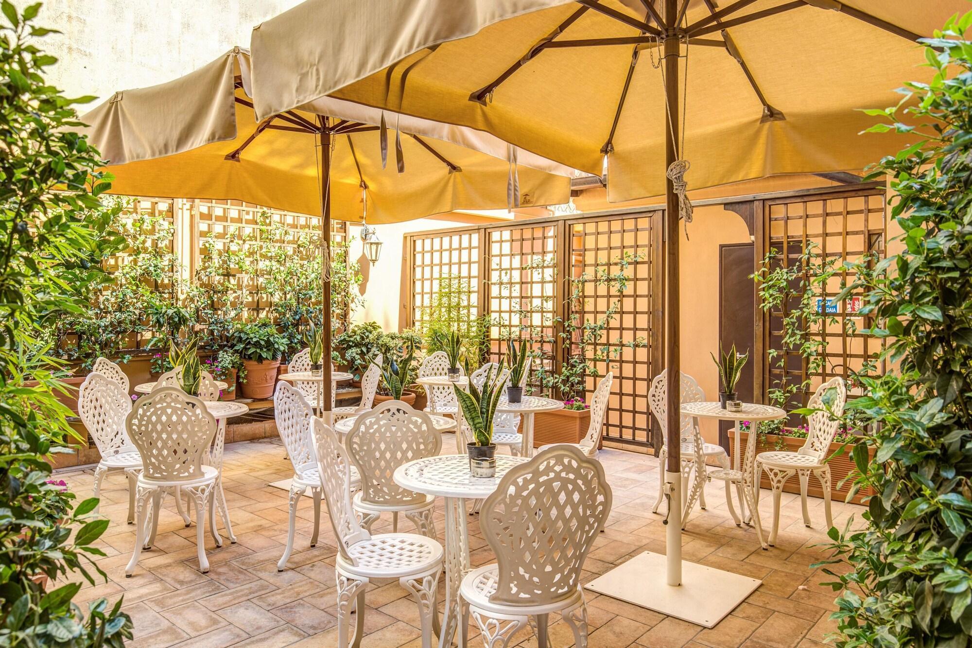 Charme Spagna Boutique Hotel 3*