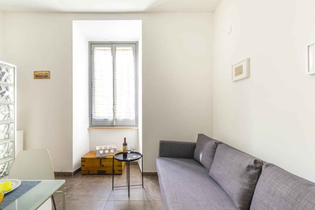Hostly - Nicole Volturno - Full Center * Roma