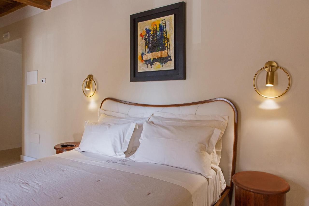 Bed & Breakfast Repetita Juvant Rome