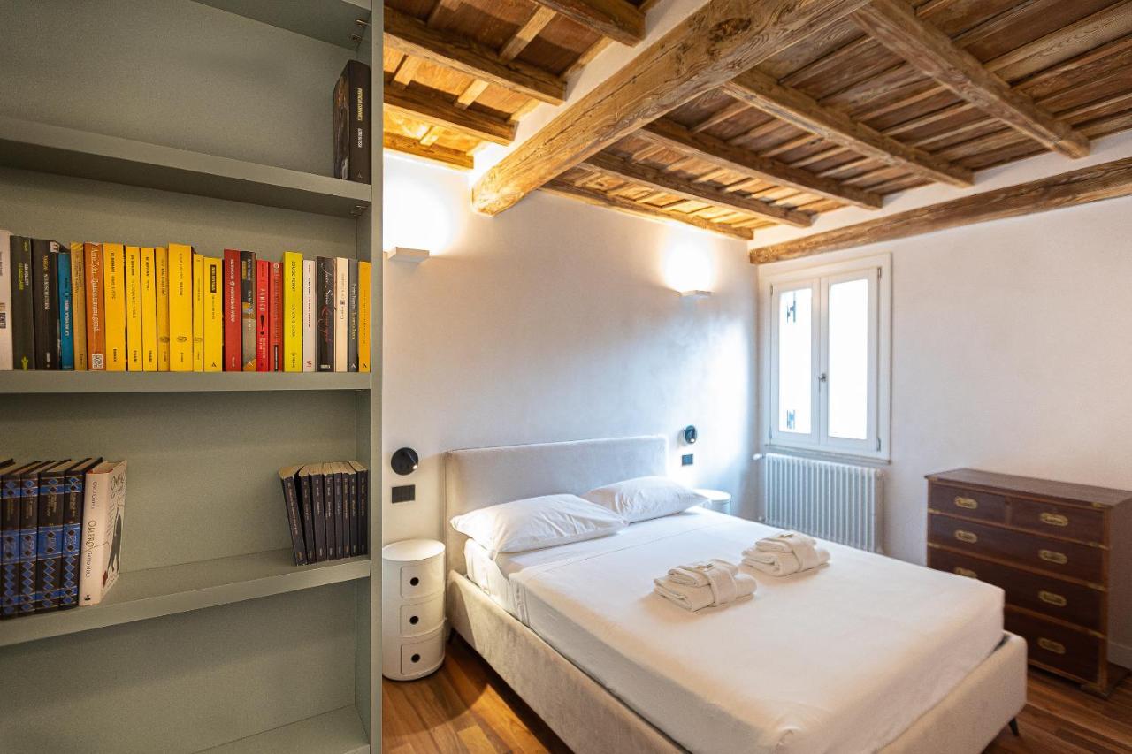 Apartment Coronari-rental In Rome
