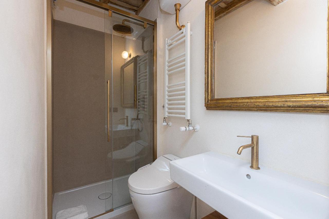 Coronari-rental In Apartment