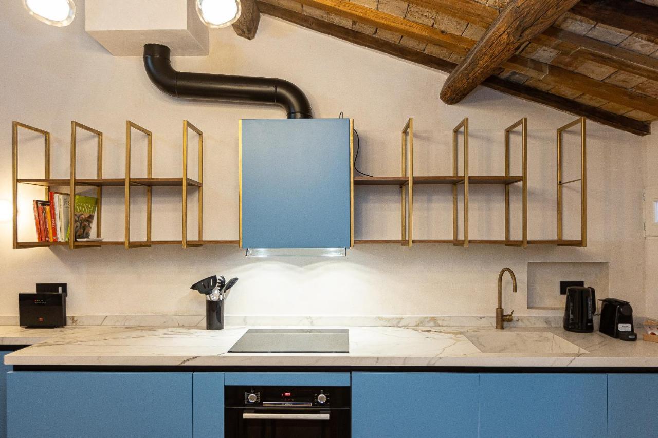 Coronari-rental In Apartment