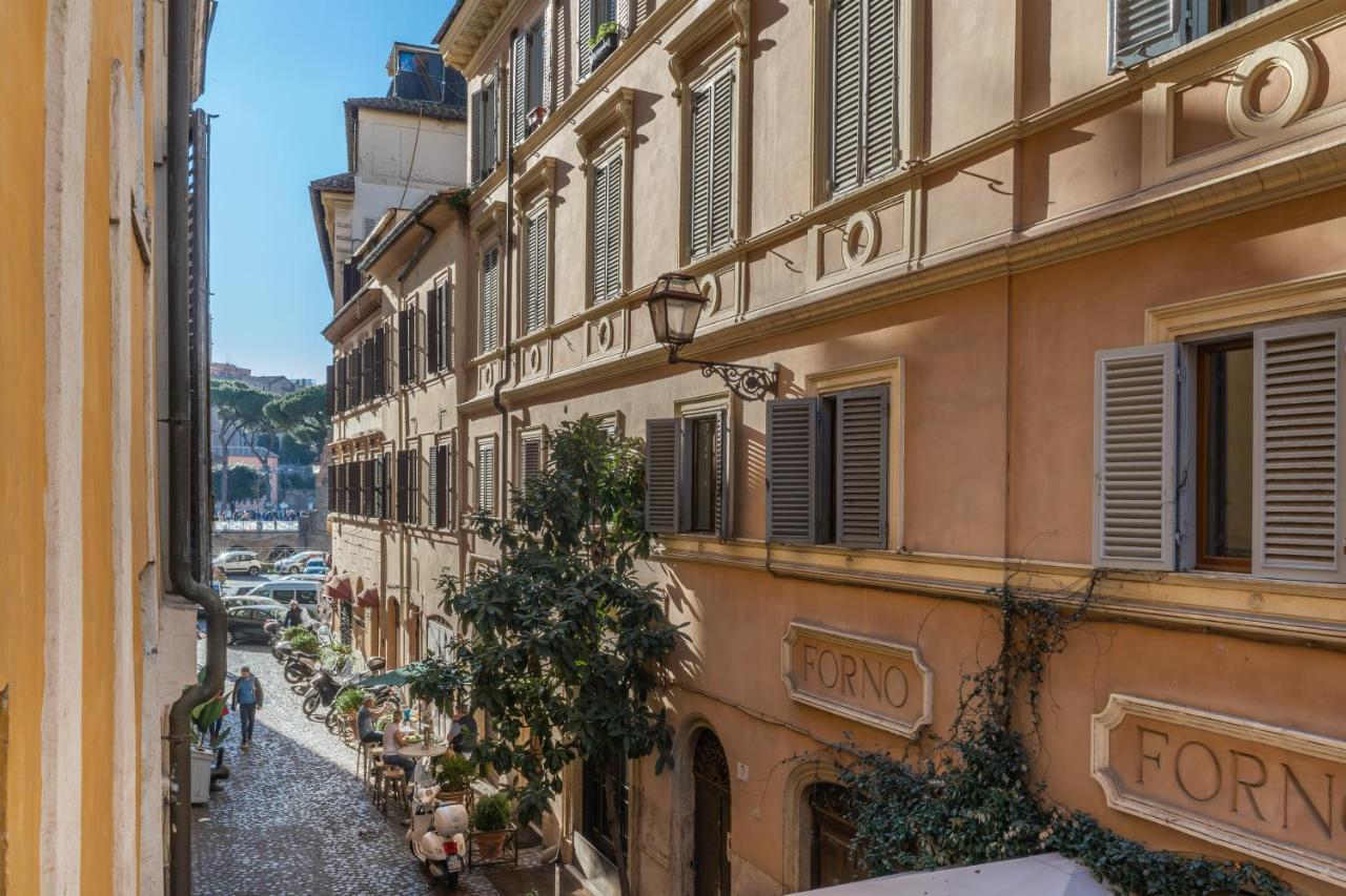 Lovely Spacious Near The Colosseum Apartment