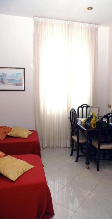 Mara's House Guest house