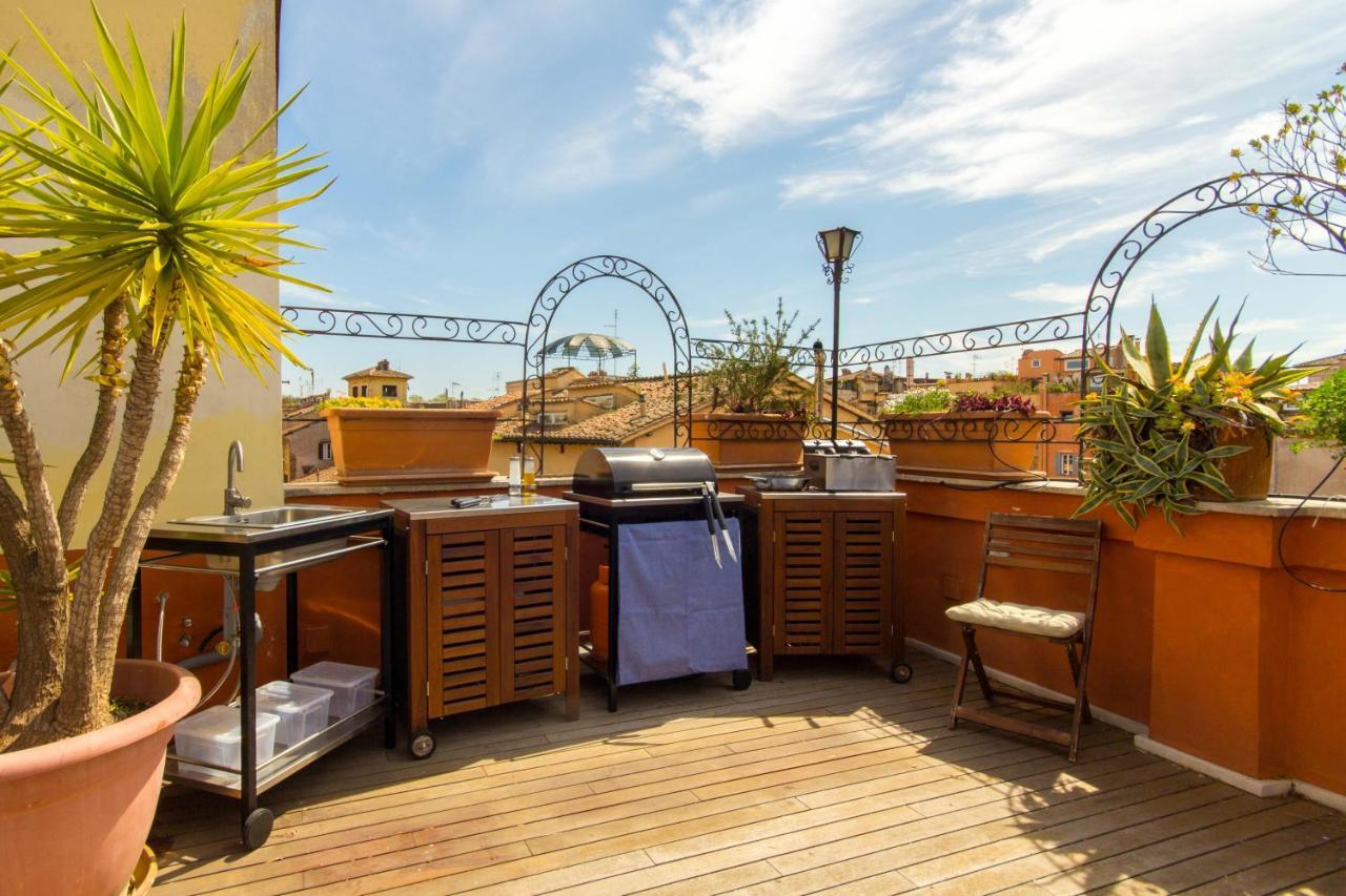 Apartment Pelliccia 11 Trastevere Penthouse *