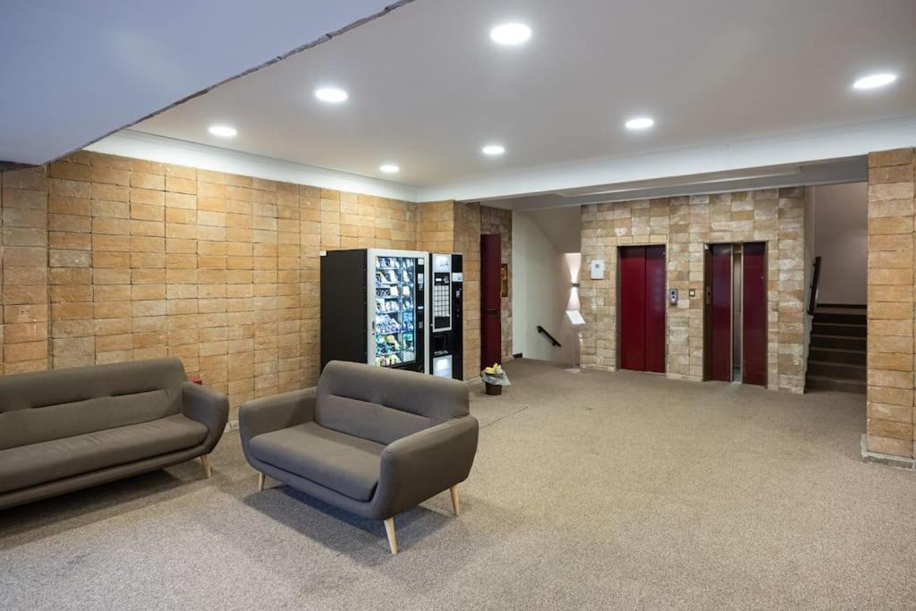 Plaza Cheery Apartment