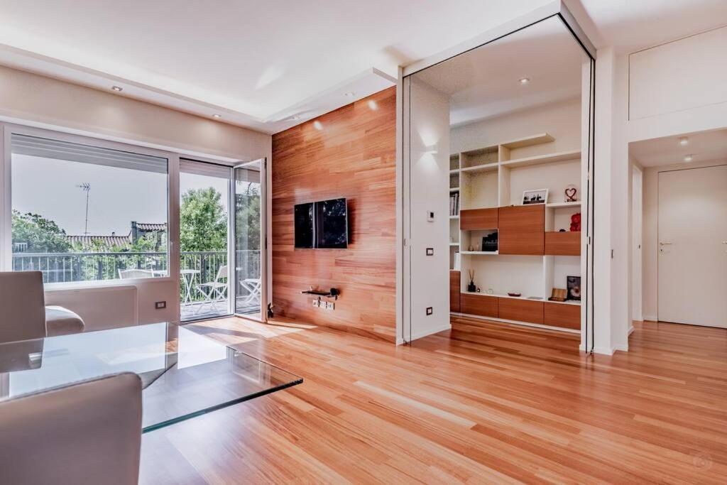 Luxury Front Of Cavalieri Hilton Appartamento