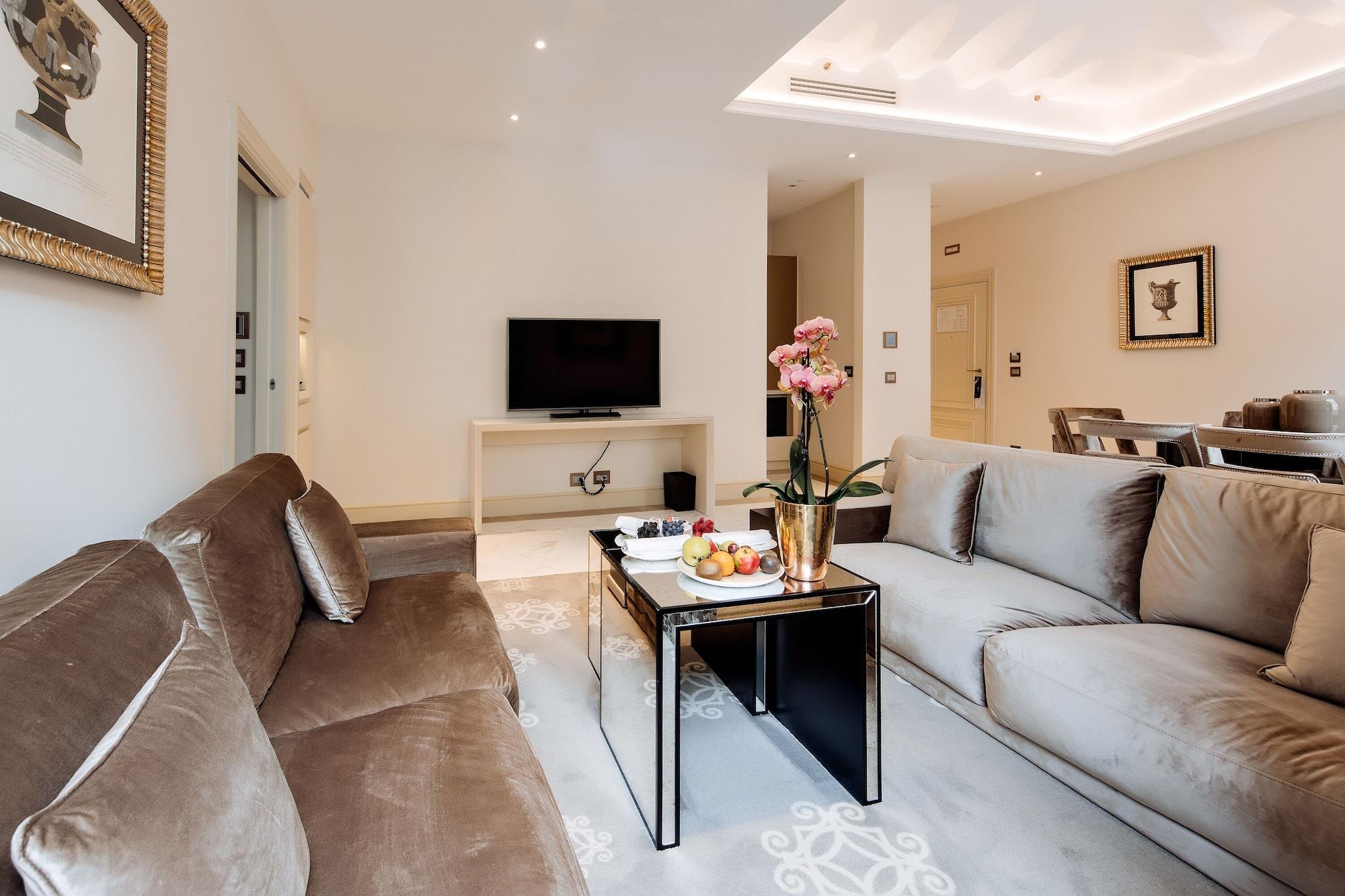 Aleph Hotel, Curio Collection By Hilton 5* Rome