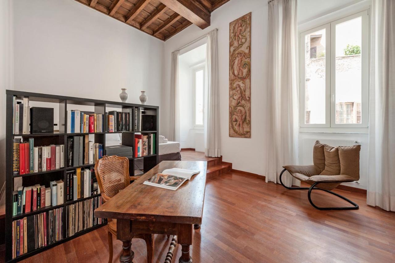 Ancient Palace In Downtown Apartment