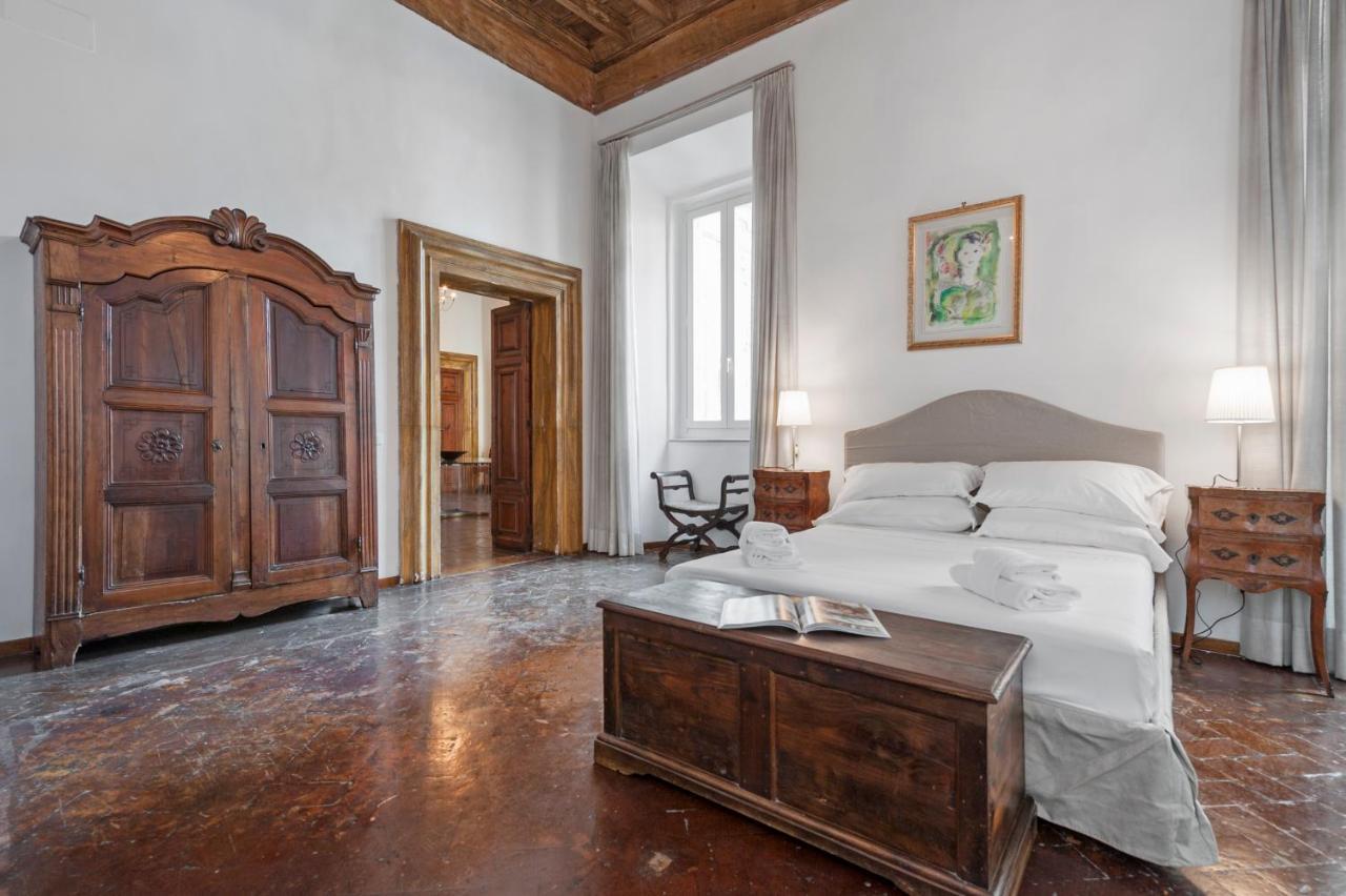 Ancient Palace In Downtown Apartment