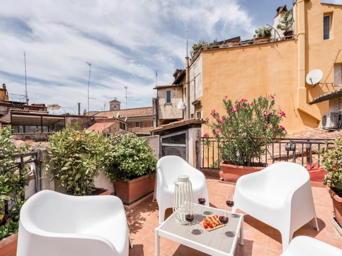 The Rent - Two-bedroom With Terrace Near Trevi Fountain * Rome