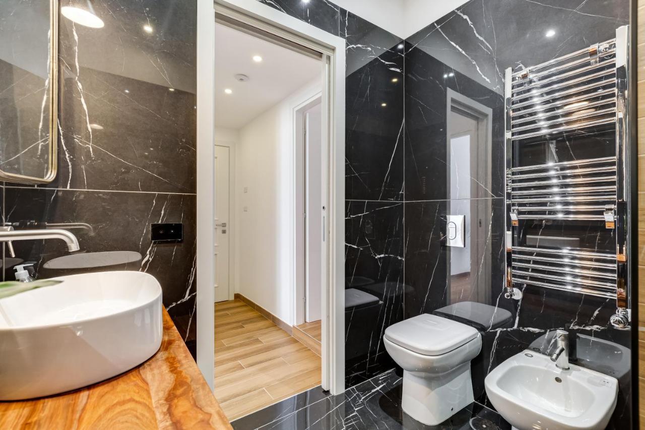 Lovely Two-room In The Center Of Apartment *