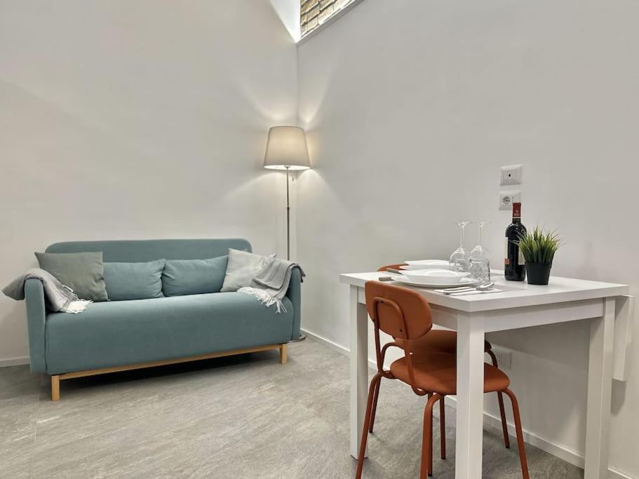 Monolatino Rome