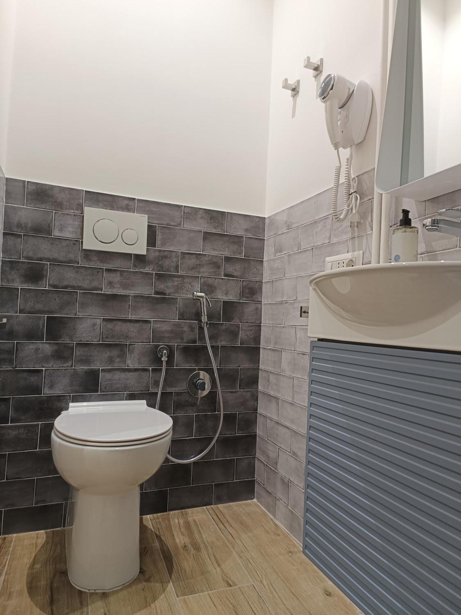 Romi Guest house